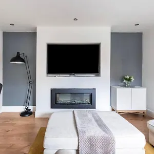  Apartment Holdsworth House